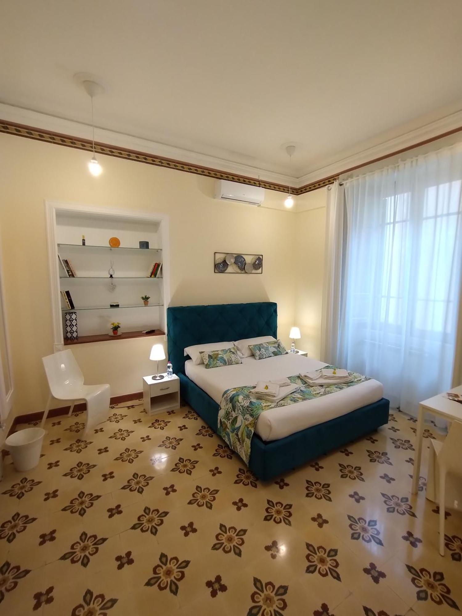 Suleima B&B Messina Centro Екстериор снимка